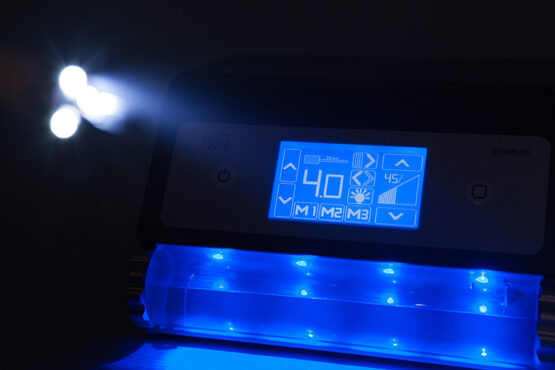 Фото 7 - Педикюрный аппарат FeetLiner Breeze со спреем и подсветкой.